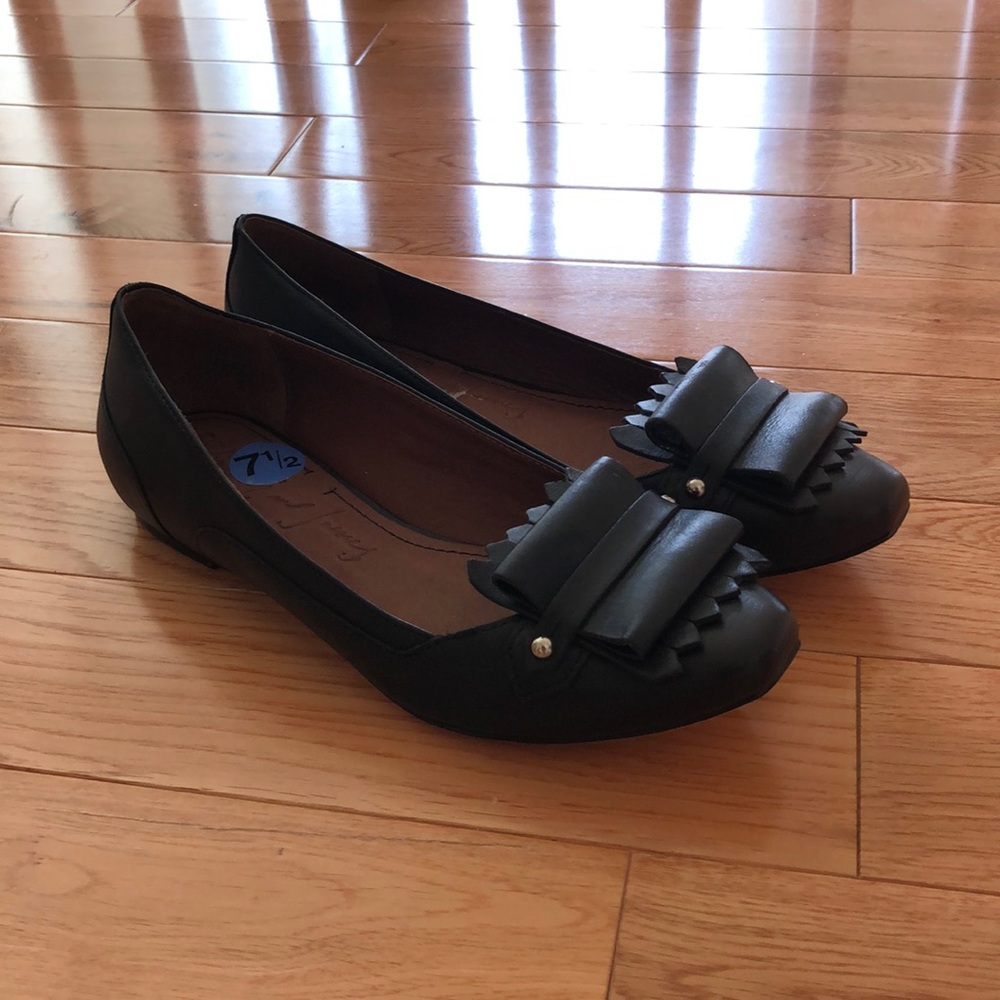 Elizabeth & James Leather Flats